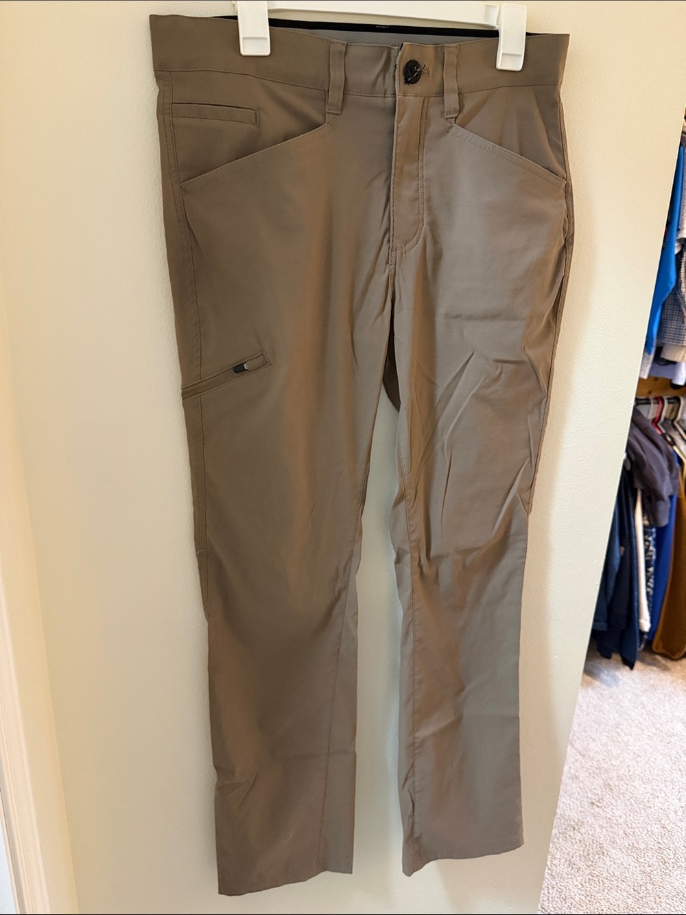 Orvis Men's Chinos in Olive/Taupe